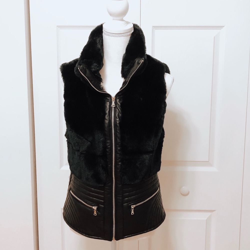Faux Fur/Leather Vest ✨